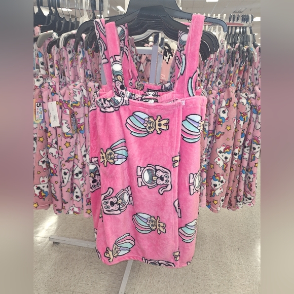 SOLD ON ANOTHER PLATFORM Woman's soft wrap towel or Sleep robe - Picture 1 of 5